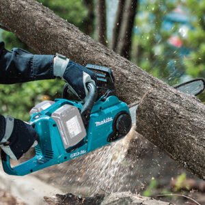 Makita Chainsaws for Canadian Outdoor Cutting Jobs